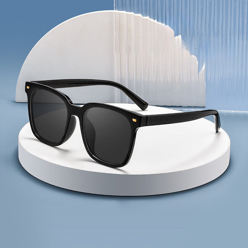 TR Full Rim Rectangle Sunglasses TY07F